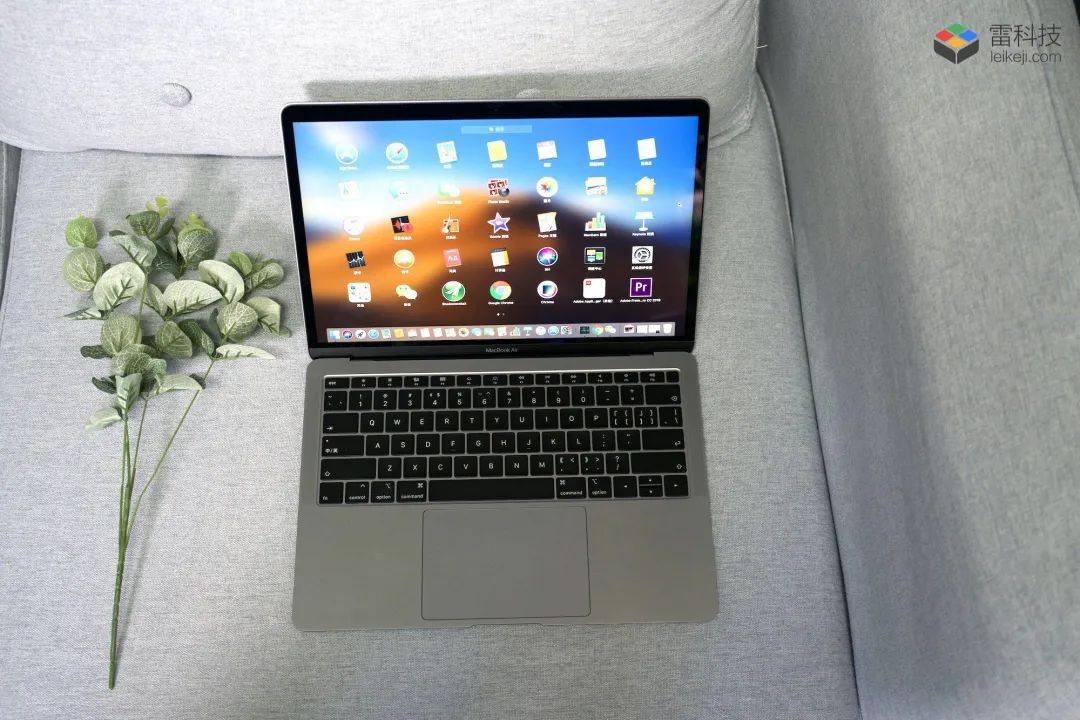 M2 MacBook Pro硬盘速度不及预期，都怪友商不给力？